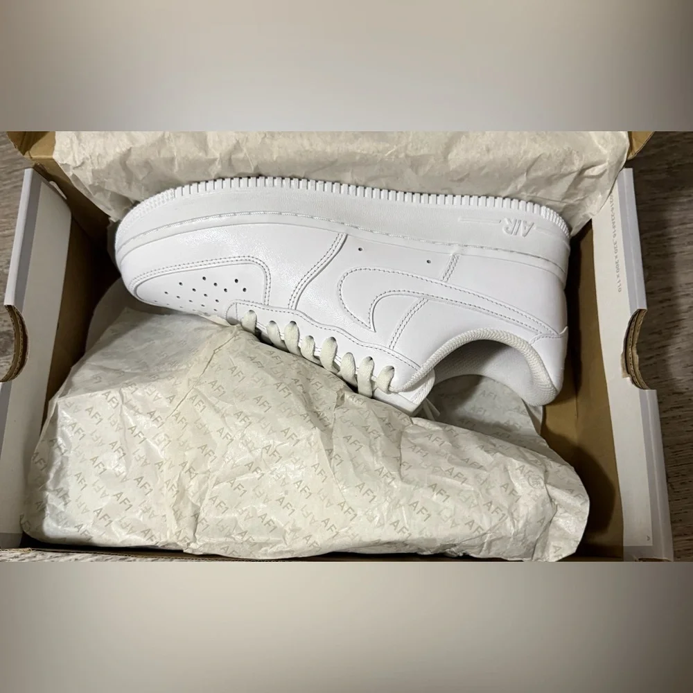 Nike Air Force 1 Low Triple White Sneakers | Women’s Size 9 Classic Clean Kicks